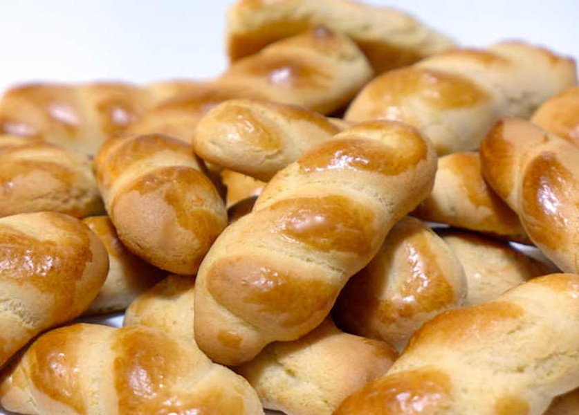 Koulouraki - Gastronomy Tours close-up of Greek ‘koulouraki’ sweets