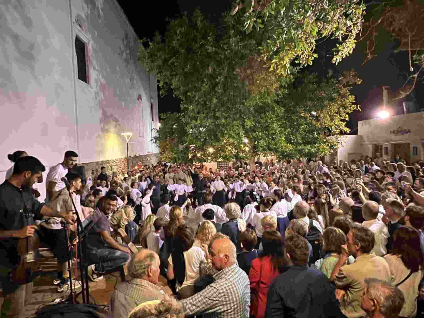 Τινοσ Κομι 1 1 scaled - Gastronomy Tours