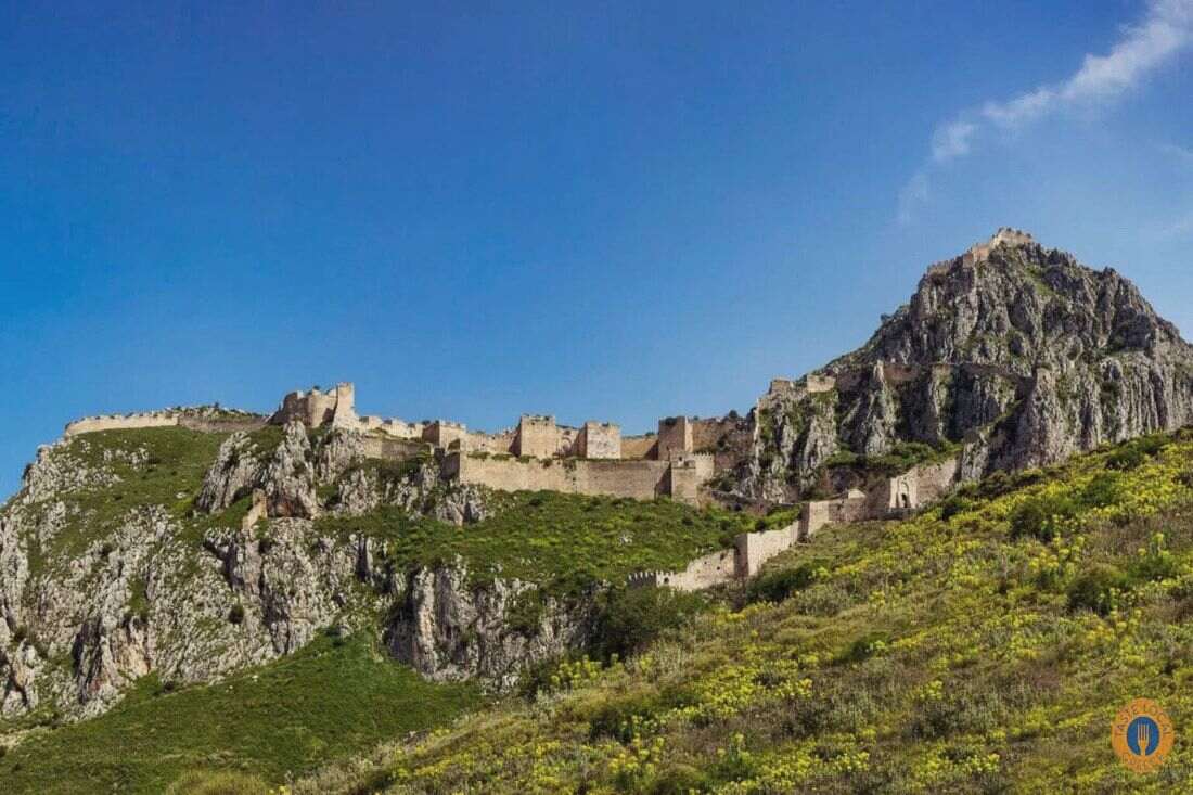Akrocorinthos, the biggest ancient fortress of the Peloponnese. - Gastronomy Tours Akrocorinthos, the biggest ancient fortress of the Peloponnese.