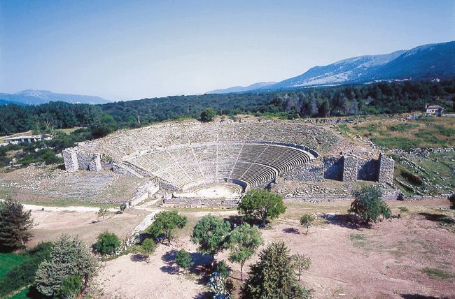 The ancient theatre of Dodoni - Gastronomy Tours theatre of Dodoni