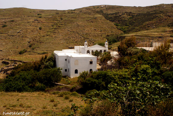 Festival of Our Lady of Vourniotissa, Tinos - Gastronomy Tours Panagia Vourniotissa Agapi Tinos - Gastronomy Tours