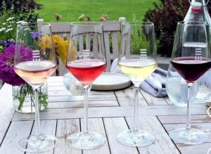 RC18mkz0_wine-2-768x560.jpg