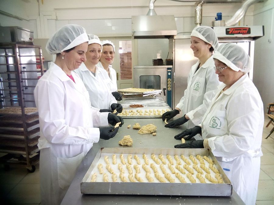 Discover Three Culinary Adventures at the Agrotouristic Women’s Cooperative of Mesotopos Lesbos