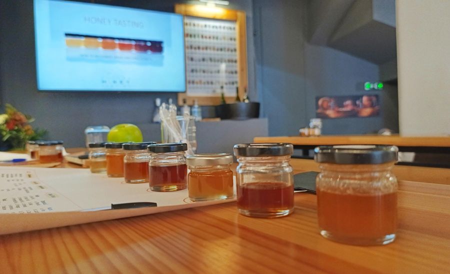 Honey Tasting under Acropolis, with a Honey Sommelier - Gastronomy Tours Honey Tasting under Acropolis, with a Honey Sommelier