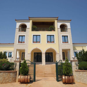 e16gysSm_repanis-winery-4.jpg