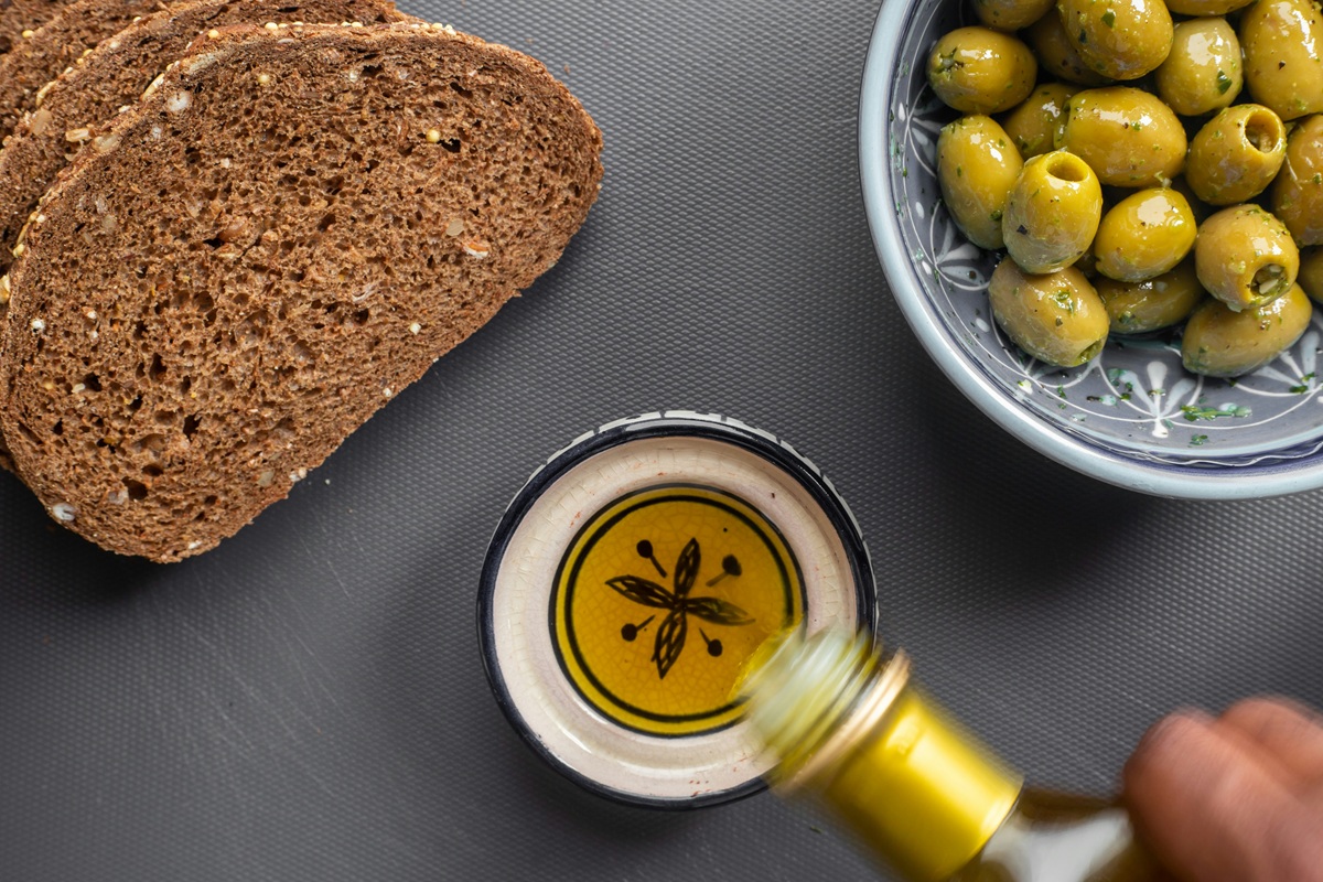 Greek Olive Oil: Heritage, Quality, and Culinary Culture