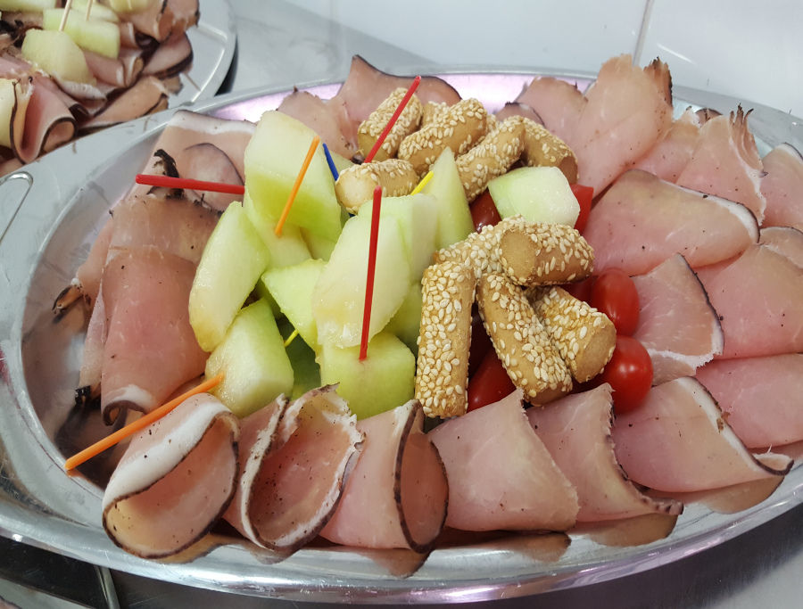 Roussounelos Meat Market - Gastronomy Tours Roussounelos Meat Market