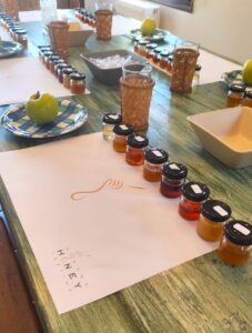 wmHXj2qx_greek-honey-tasting-1.jpg